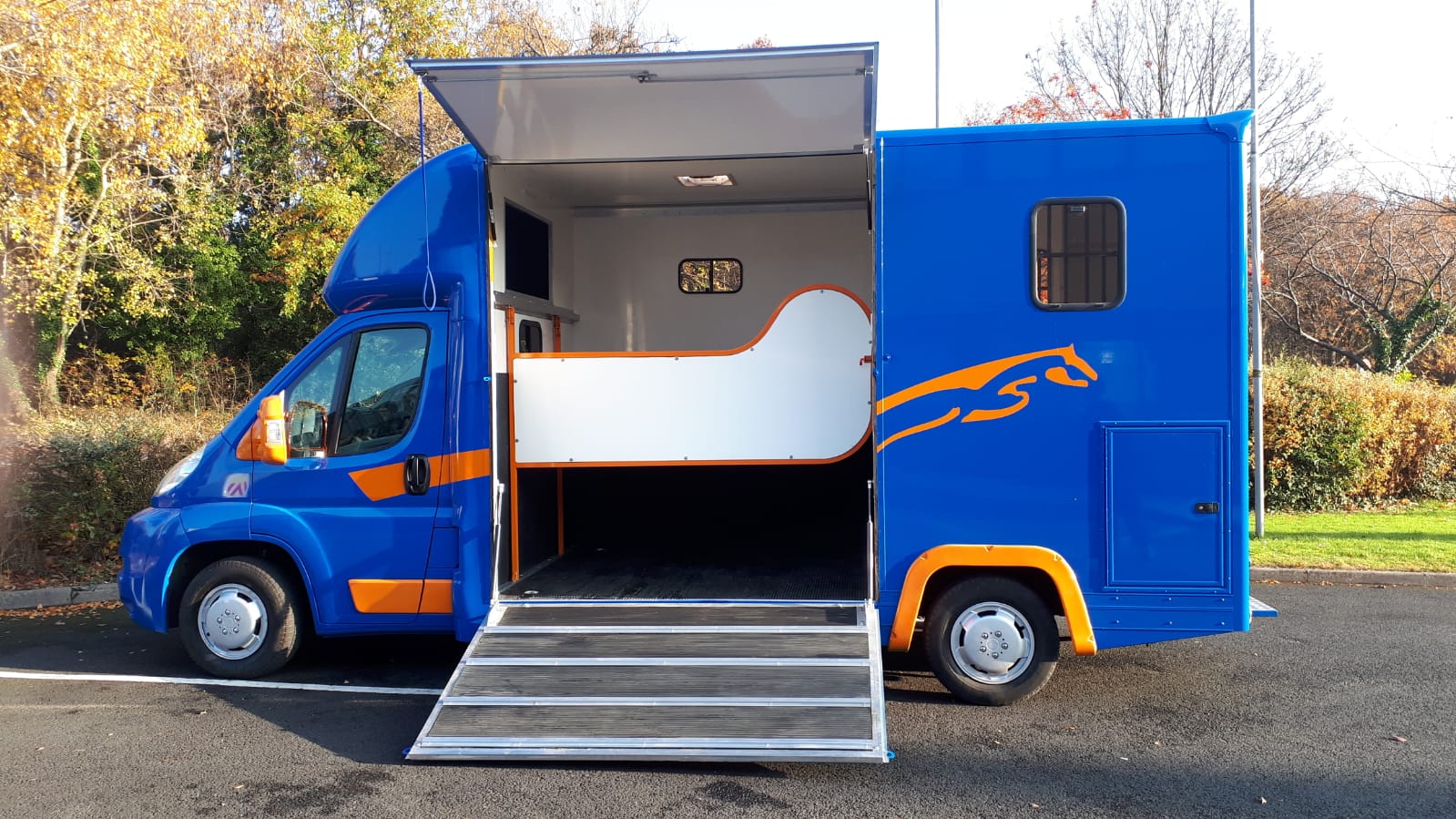 3-5 tonne horsebox manufacturers